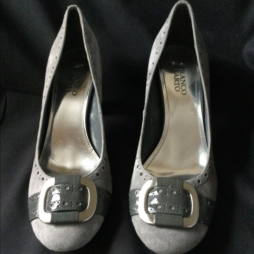 NEW Franco Sarto grey leather pumps with buckle